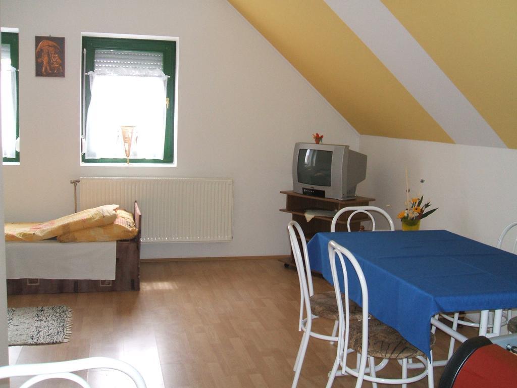 Feherszeker Apartmanok Abádszalók 部屋 写真